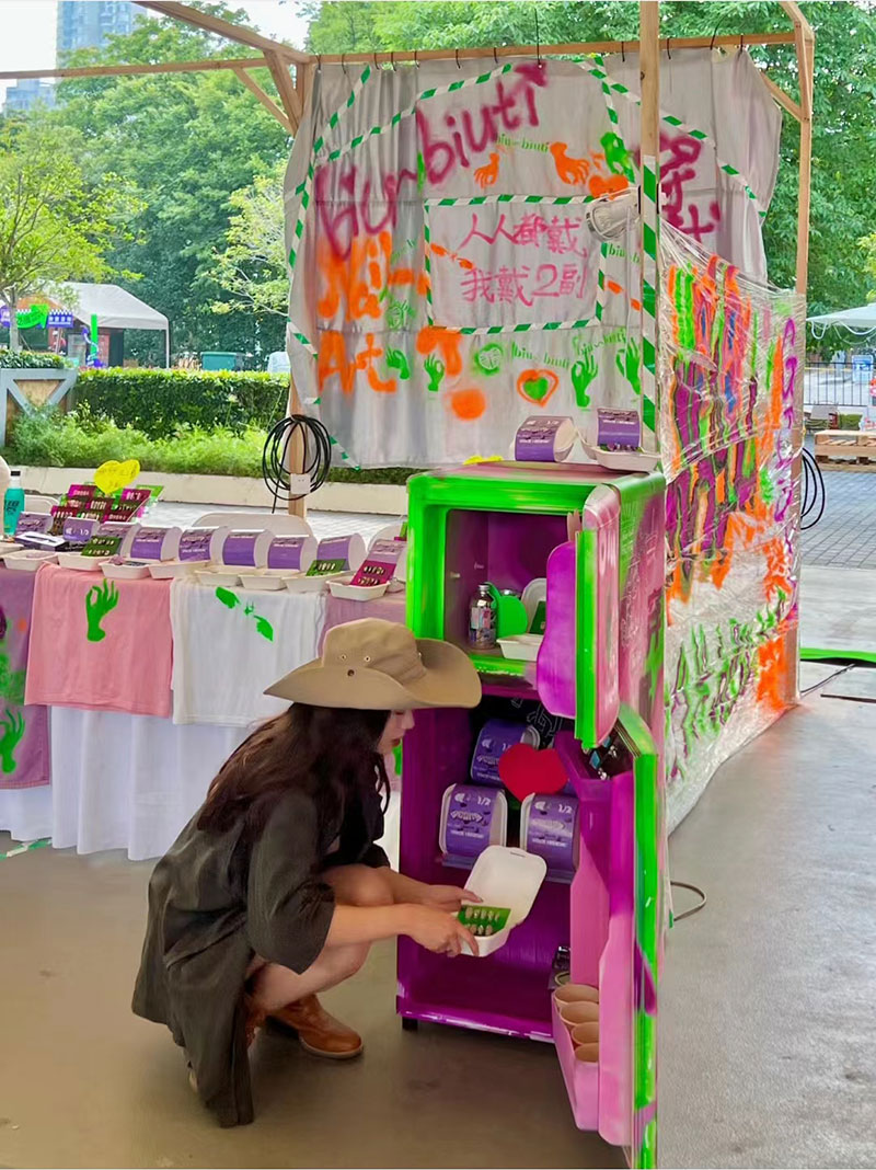 上海摆摊！当穿戴甲遇上多巴胺