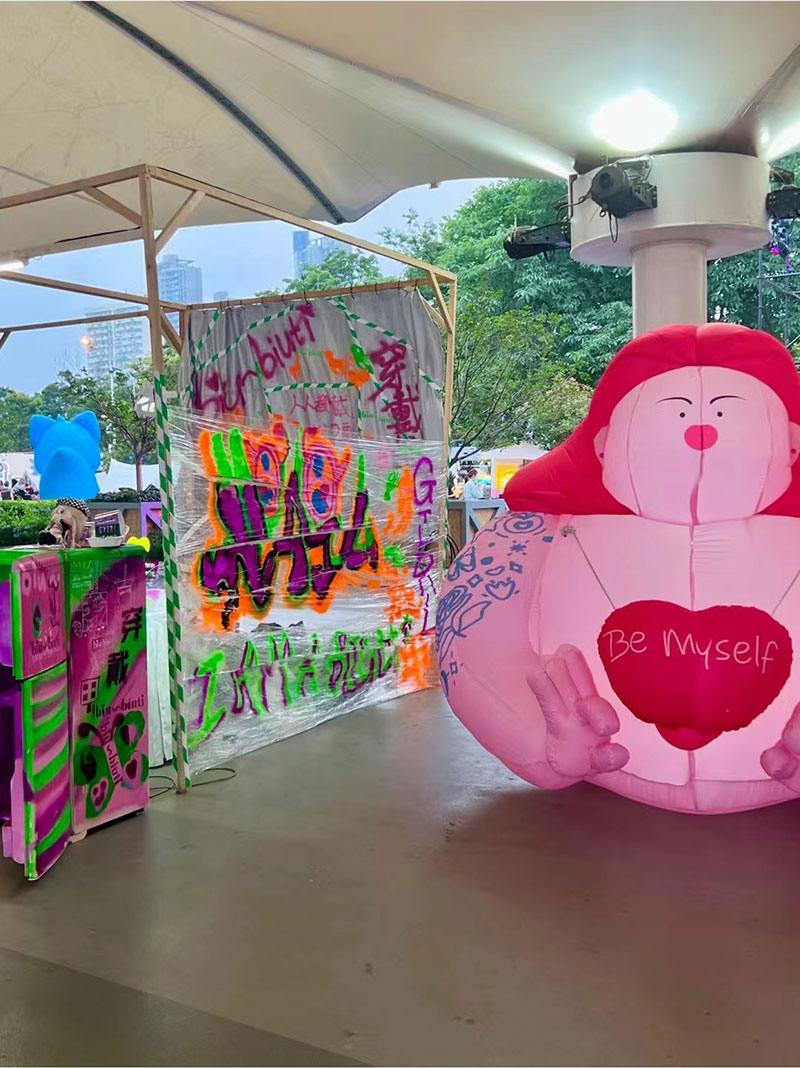 上海摆摊！当穿戴甲遇上多巴胺