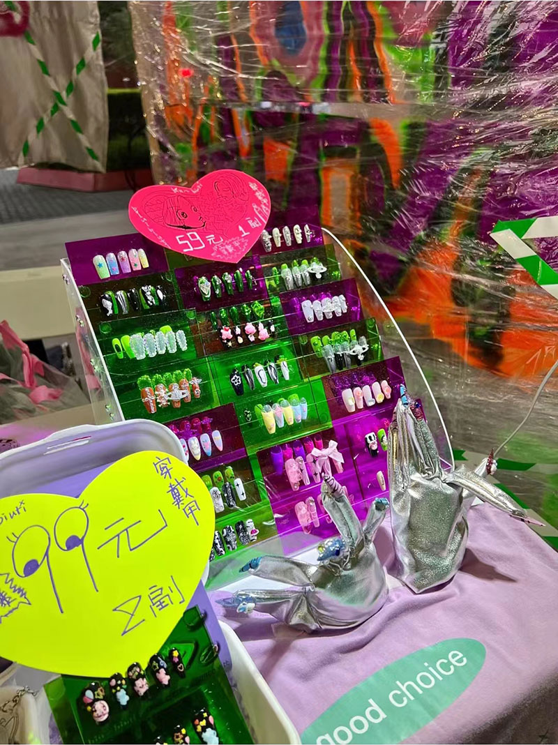 上海摆摊！当穿戴甲遇上多巴胺